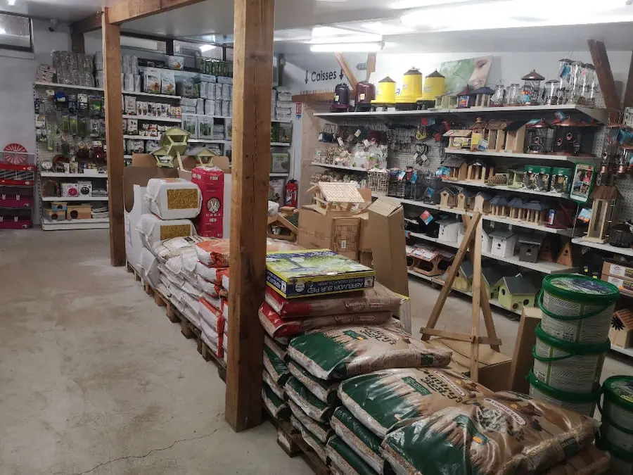 Rayon animalerie de la Jardinerie Leroux
