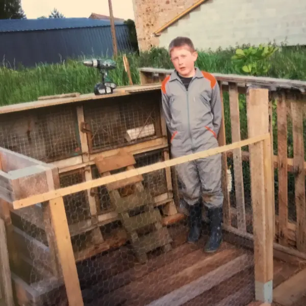 Son premier poulailler, à 12 ans